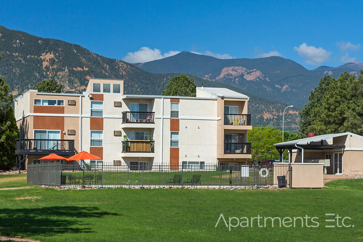 Broadmoor_Springs_Apartments_Colorado_Springs_CO_80906