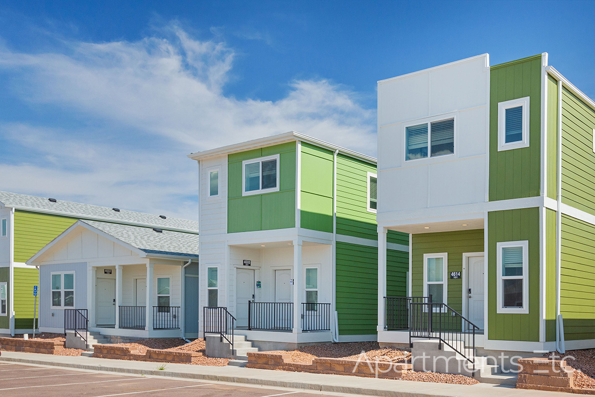 Cottages_at_Torin_Point_in_Colorado_Springs_CO_80916_Townhome_buildings