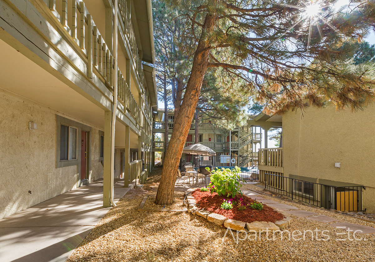 Garden_Pines_Colorado_Springs_Rentals_80907_Apartments
