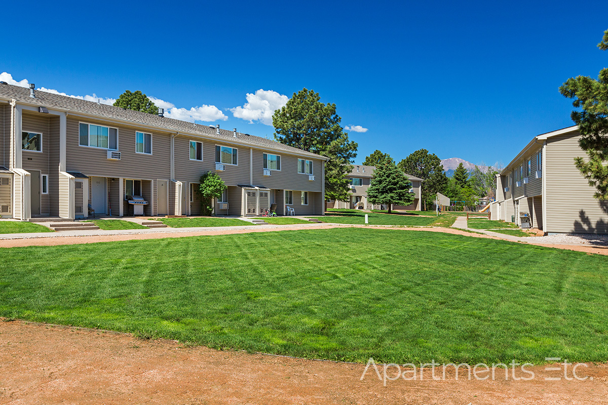Murray_Hill_Apartments_in_Colorado_Springs_CO_80909