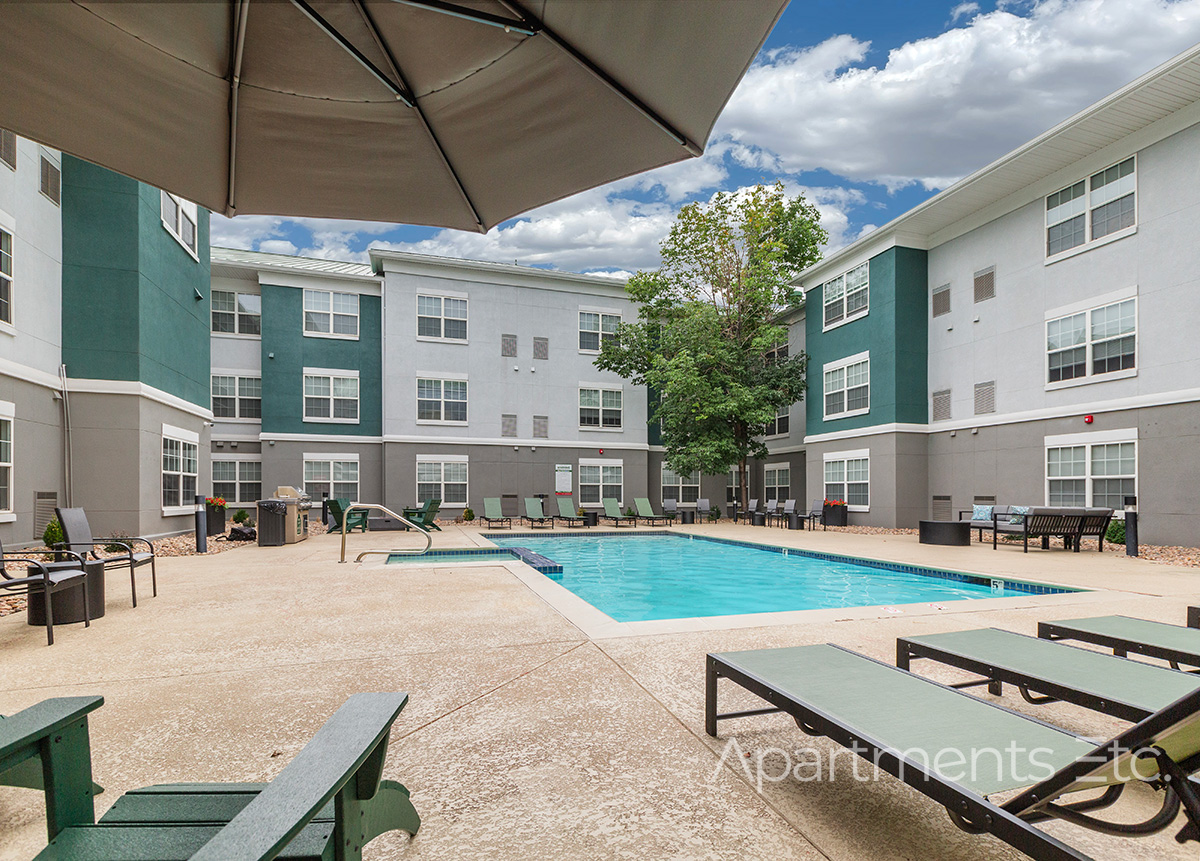 North_Pointe_Apartments_northwest_Colorado_Springs_location_Outdoor_pool
