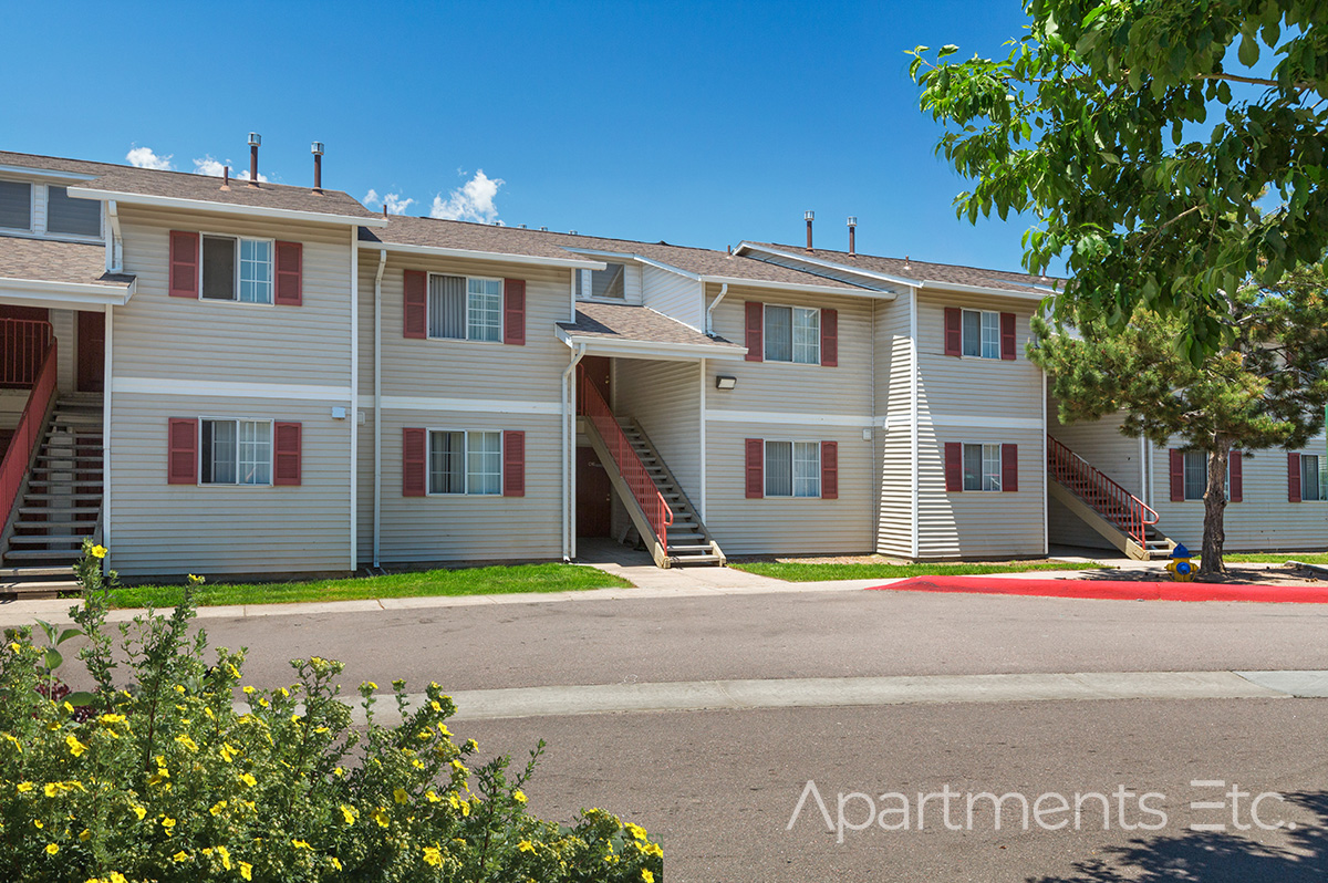 Summit_Creek_Apartments_Colorado_Springs_CO_80916_Exterior