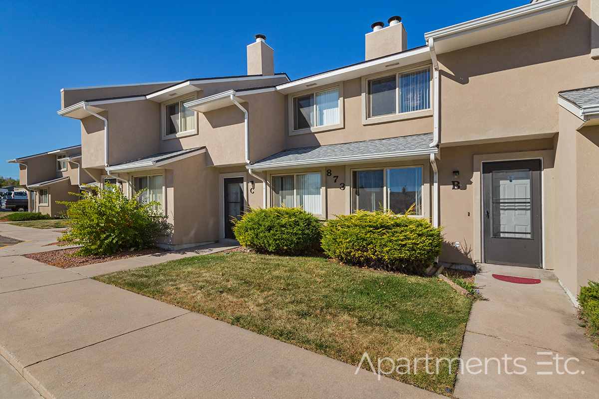 Yuma_Court_Apartments_two_bedroom_homes_exterior