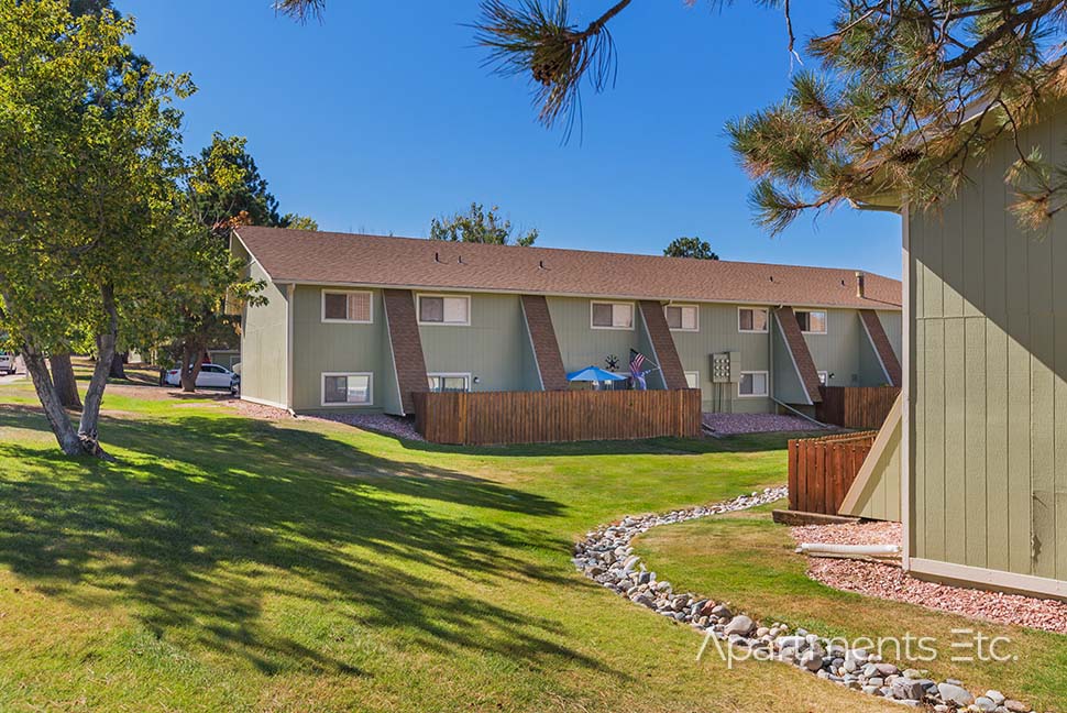 Shadow_Wood_Chalet_in_Colorado_Springs_CO_80918